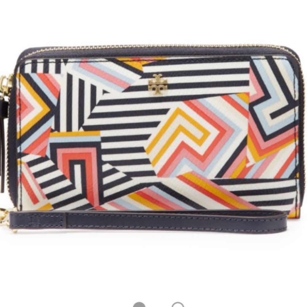 Tory Burch Kerrington Smartphone Wristlet Wallet - Picture 3 of 8